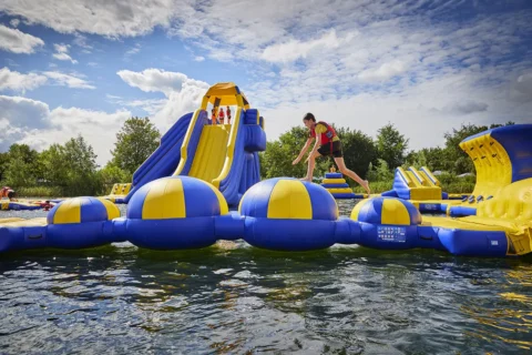 cotswold country park & beach - cotswold lakes