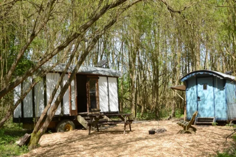 glamping at great farm - cotswold lakes