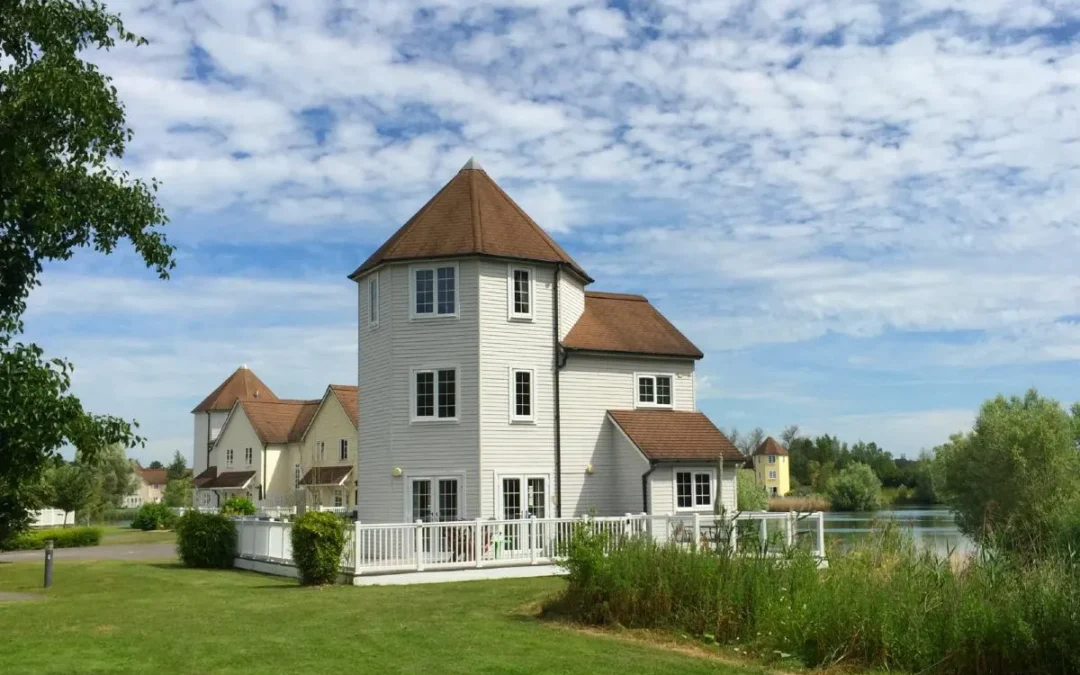 Windrush Turret Lodge & Hot Tub